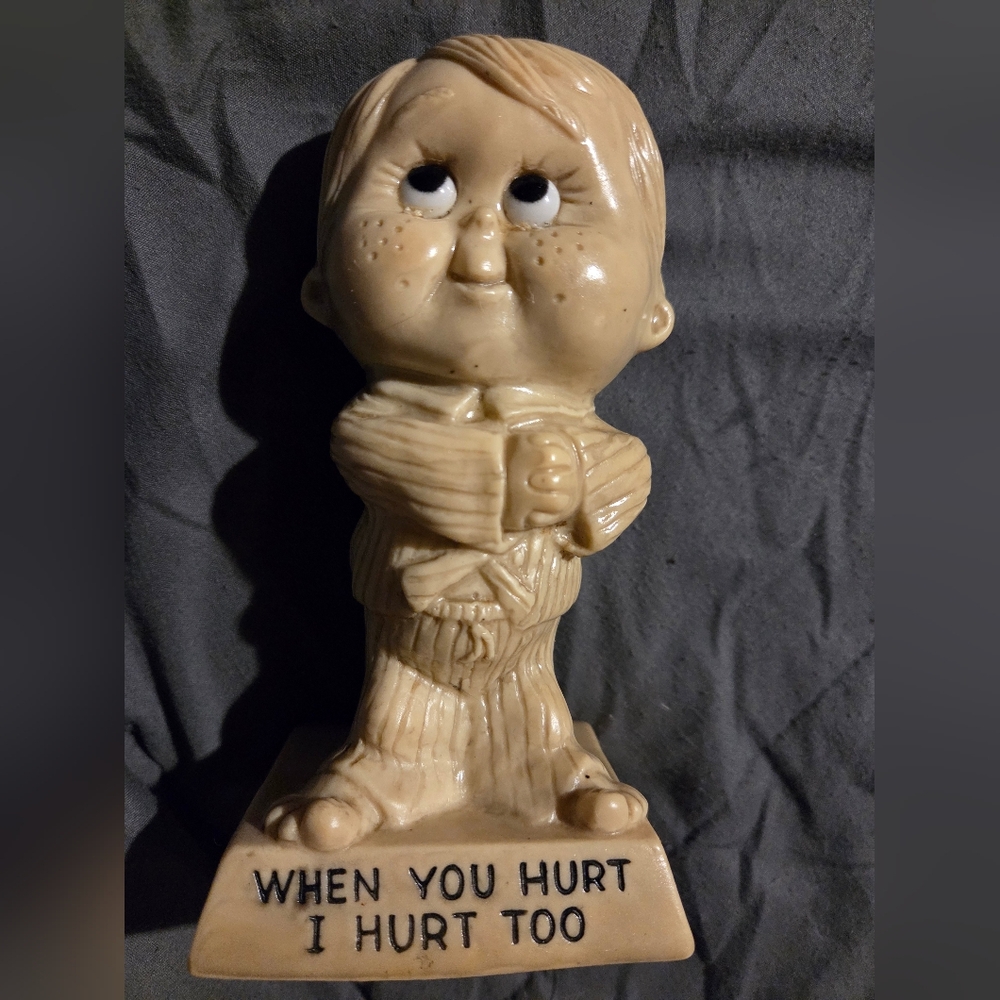 When You Hurt I Hurt Too R & W Berries 1970 Resin Figurine